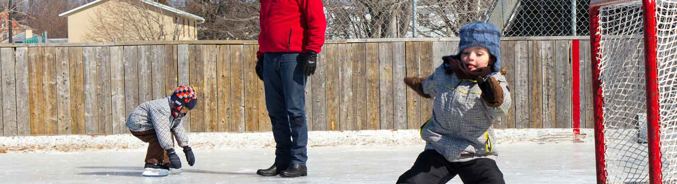 How to Create an Outdoor Ice Rink at Home Toiles GR