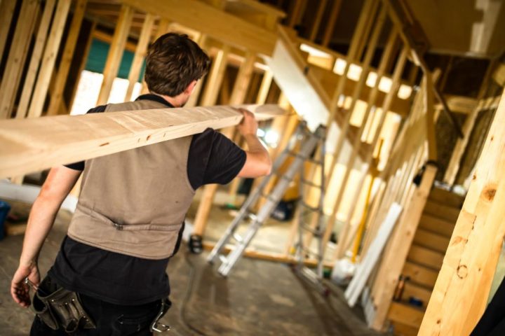 charpentier chantier Charpentier sur un chantier