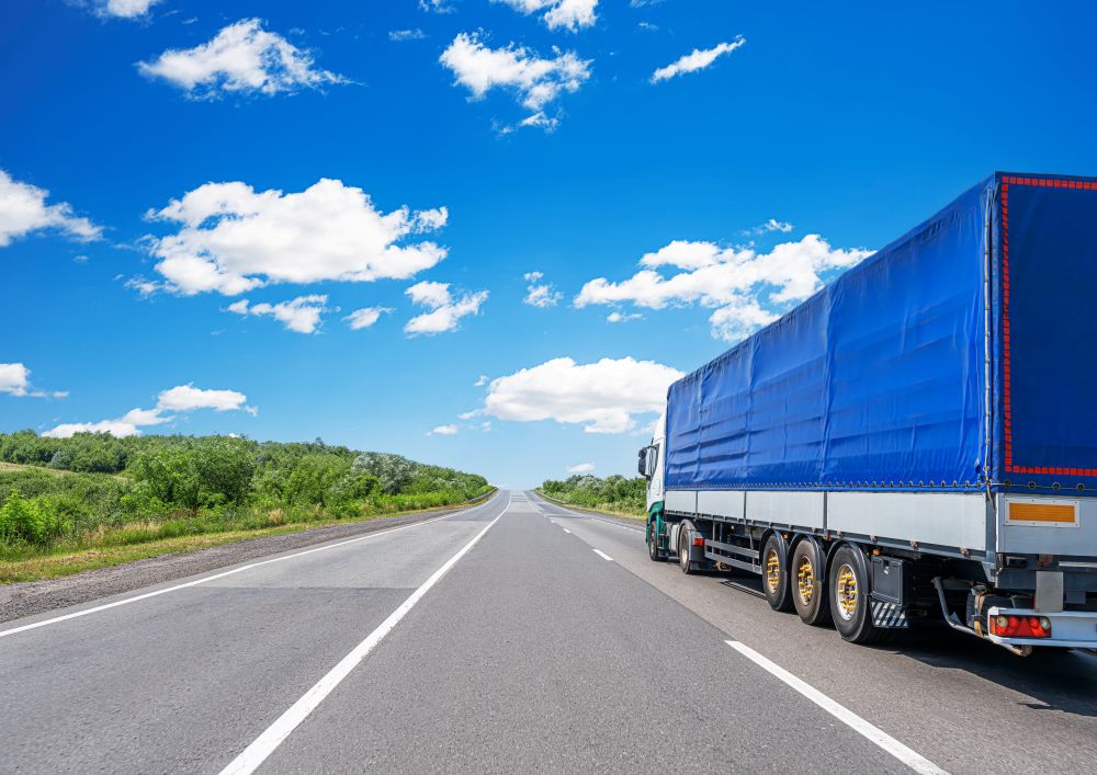 Règlements sur les toiles de camion : ce que dit la loi au Québec